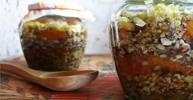 dió keverék mézzel a hatékonyság érdekében